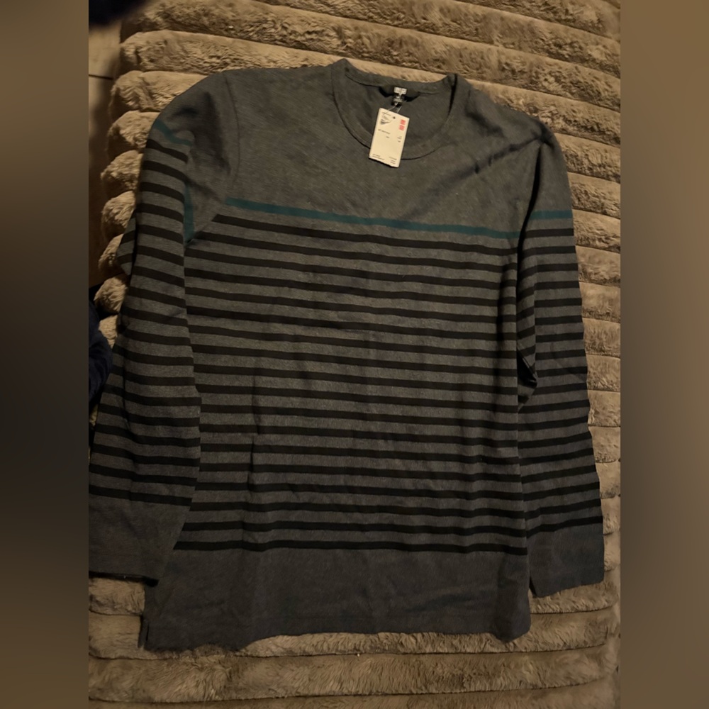Uniqlo sweater